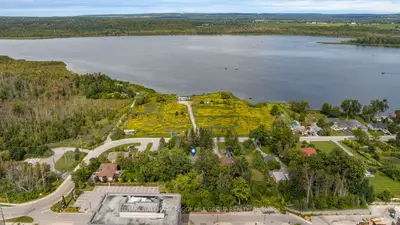 9 Little Lake Drive, Barrie, On L4m 7b9