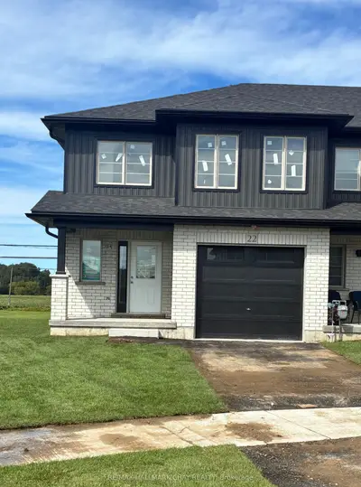 22 Strath Crescent, Springwater, On L0l 1p0