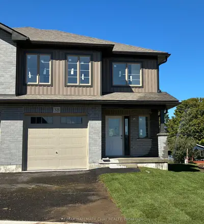 38 Strath Crescent, Springwater, On L0l 1p0