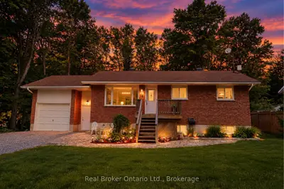 16 Mundy Avenue, Tiny, On L9m 0b5