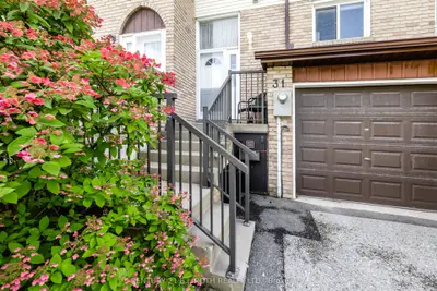 52 Adelaide Street 31, Barrie, On L4n 3t5