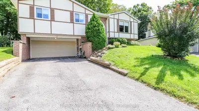 10 Campfire Court, Barrie, On L4m 5g9