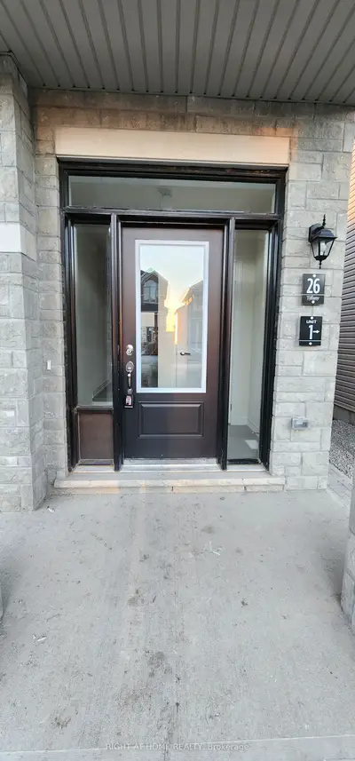26 Prudhoe Terrace Upper, Barrie, On L9j 0w2
