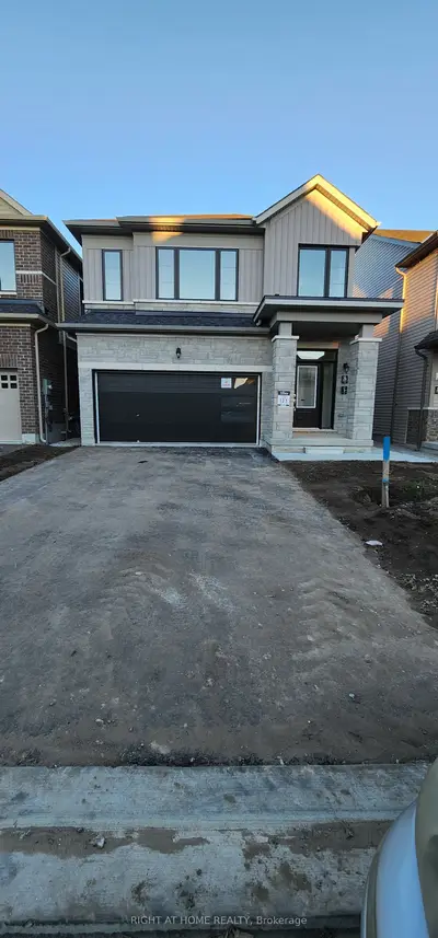 26 Prudhoe Terrace Upper, Barrie, On L9j 0w2