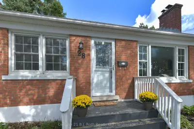 28 BORLAND Street W, Orillia, ON L3V 3R5