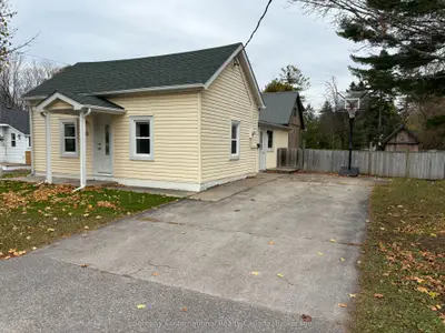 303 Oak Street, Collingwood, On L9y 2y2