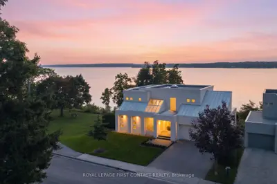 51 Kempenfelt Drive, Barrie, On L4m 1b8