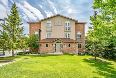 15 CHELTENHAM Road 8, Barrie, ON L4M 0E7