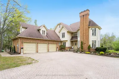 4 Mills Circle, Springwater, On L9x 0j7