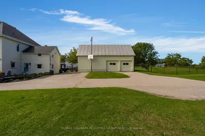 312 LAFONTAINE Road W, Tiny, ON L9M 0H1