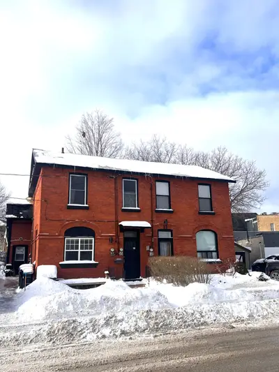 22 St. Paul Street, Collingwood, On L9y 3n9