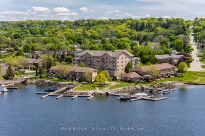 4 Beck Boulevard 302, Penetanguishene, On L9m 2h3