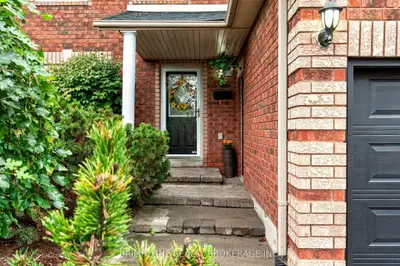 32 Wessenger Drive, Barrie, On L4n 8r3