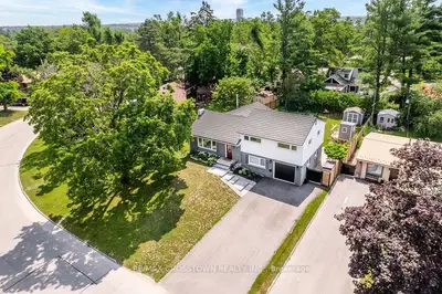 11 Castle Drive, Barrie, On L4n 1p7