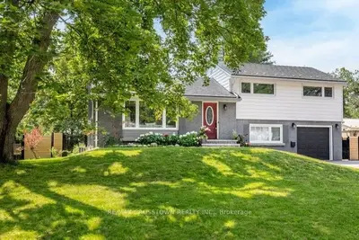 11 Castle Drive, Barrie, On L4n 1p7