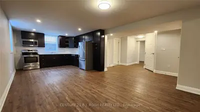 300 Cundles Road W Lower, Barrie, On L4n 7c9