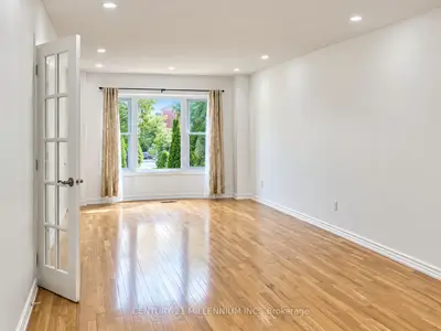 6 Carruthers Crescent, Barrie, On L4m 6a5