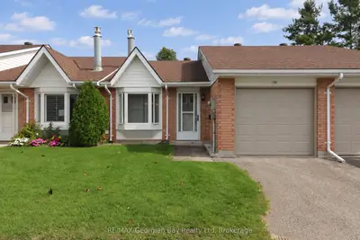 696 King Street 56, Midland, On L4r 5b6
