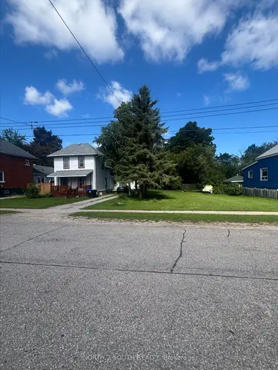 242 Barnett Avenue, Midland, On L4r 1n1