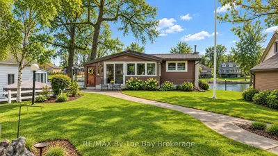 39 Old Mosley Street, Wasaga Beach, On L9z 2j8