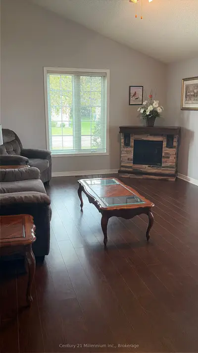 22 Indiana Avenue E, Wasaga Beach, On L9z 3a8