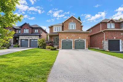35 AUBURN Court, Barrie, ON L4N 6G9