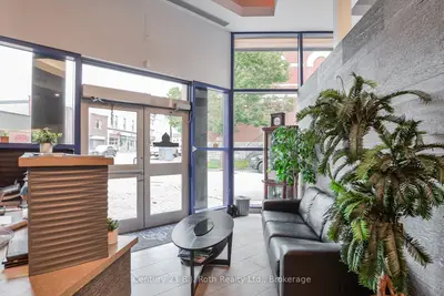 40 Peter Street S, Orillia, On L3v 5a9