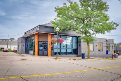 40 Peter Street S, Orillia, On L3v 5a9