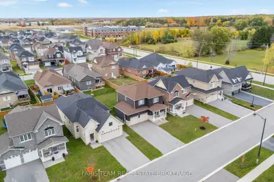 207 Springfield Crescent, Clearview, On L0m 1s0