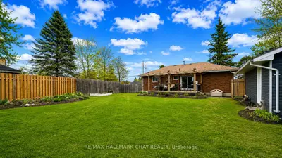 10 Finlay Mill Road, Springwater, On L0l 1x0