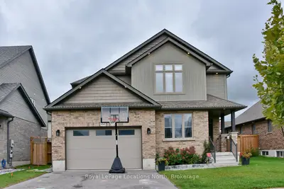 22 Portland Street, Collingwood, On L9y 0w9
