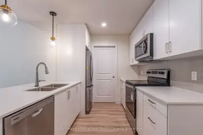 121 Mary Street 316, Clearview, On L0m 1g0
