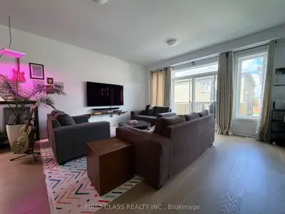 24 Barnyard Trail, Barrie, On L9j 0t3