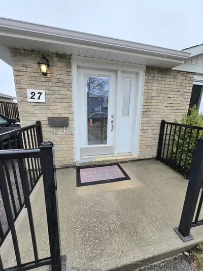 27 Browning Trail Main, Barrie, On L4n 5a5