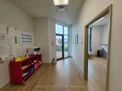160 Saunders Road 1, Barrie, On L4n 9a4