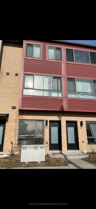 369 Essa Road E 92, Barrie, On L4n 9c8