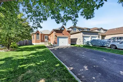 12 Lamont Crescent, Barrie, On L4n 2g8