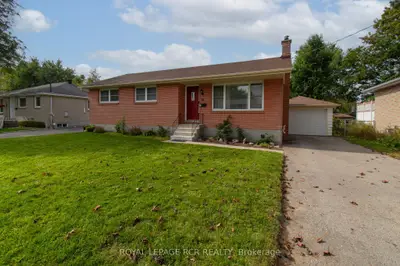 18 OAK Street, Barrie, ON L4M 3V2