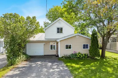 18 POYNTZ Street, Penetanguishene, ON L9M 1M4