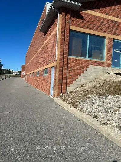 106 Saunders Road 20 & 21, Barrie, On L4n 9a8