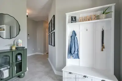 25 Maidens Crescent, Collingwood, On L9y 3b7