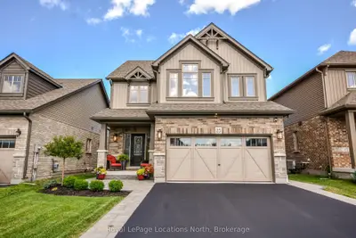 25 Maidens Crescent, Collingwood, On L9y 3b7