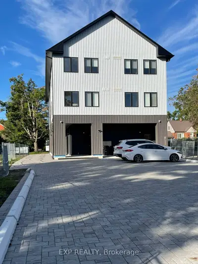 145 Clapperton Street 303, Barrie, On L4m 3g3