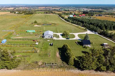 2574 Fairgrounds Road S, Clearview, On L0m 1g0