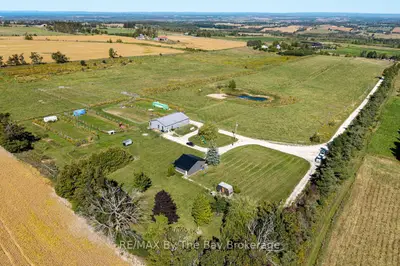 2574 Fairgrounds Road S, Clearview, On L0m 1g0