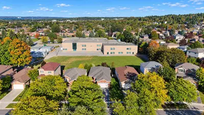 25 Nicholson Drive, Barrie, On L4n 8l7