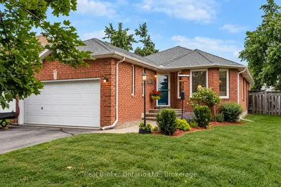 15 Neelands Street, Barrie, On L4n 7a1