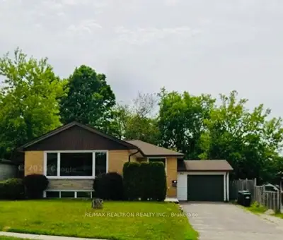 244 St Vincent Street Lower, Barrie, On L4m 3z8