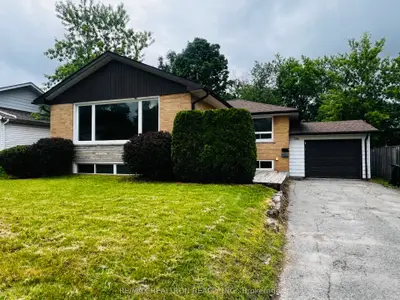 244 St Vincent Street Lower, Barrie, On L4m 3z8