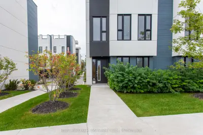 11 Mariners Pier Way, Orillia, On L3v 8p4